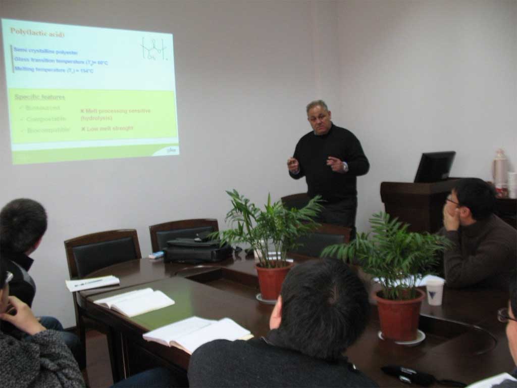 �����ﰺ����Ӧ�ÿ�ѧѧԺAbderrahim Maazouz��������