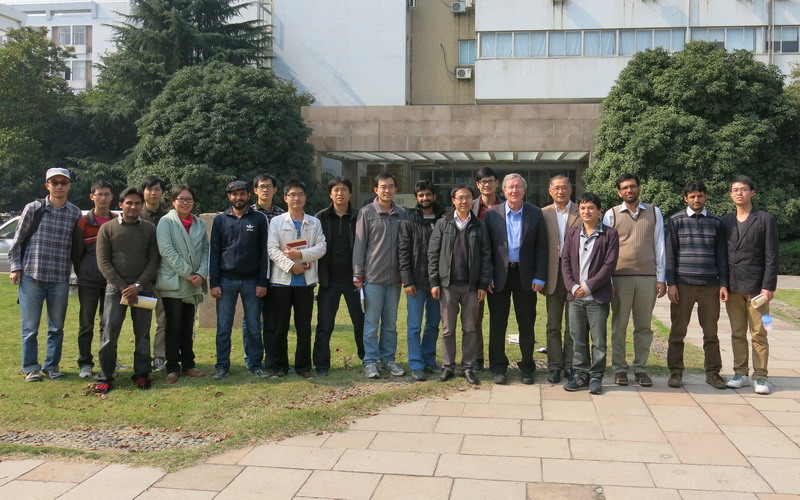 2013��11��7�գ��������ݴ�ѧŷ�ķ�У��ѧϵ��Shea Kenneth��������