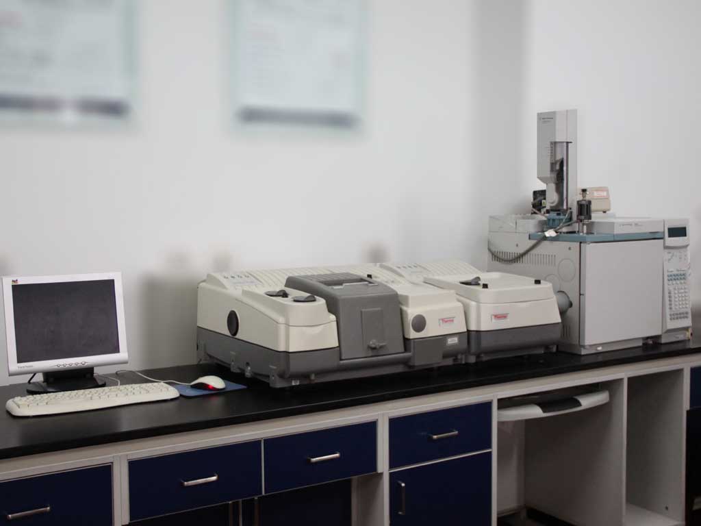 Pyrolysis GC / FT-IR Spectroscopy